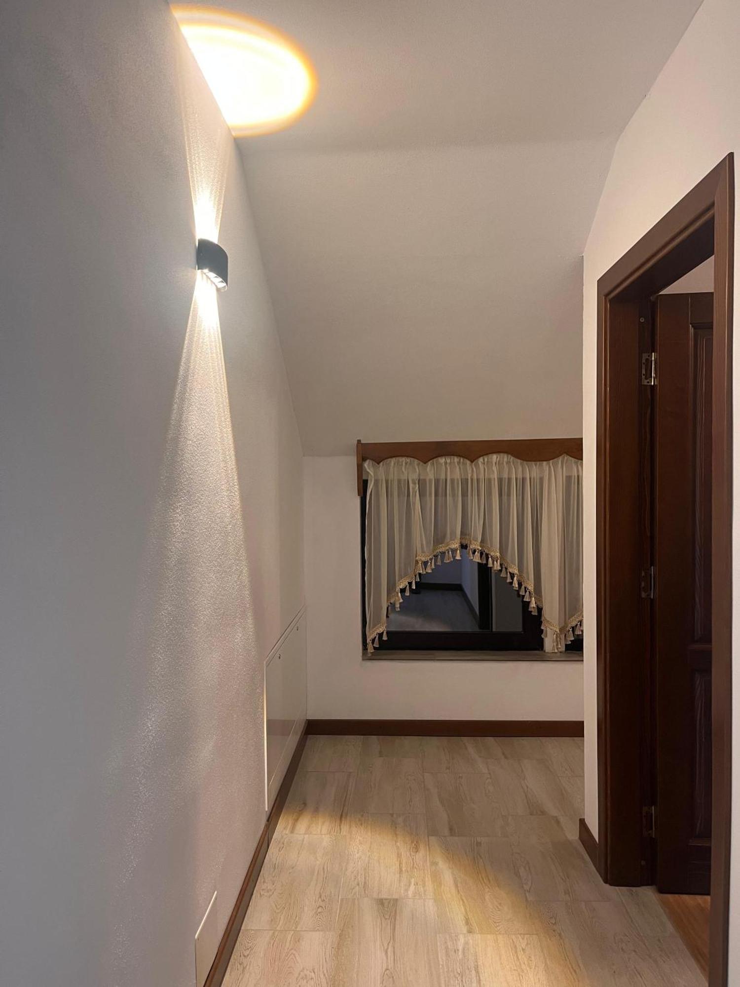 Casa Tomescu Curtea de Argeş エクステリア 写真